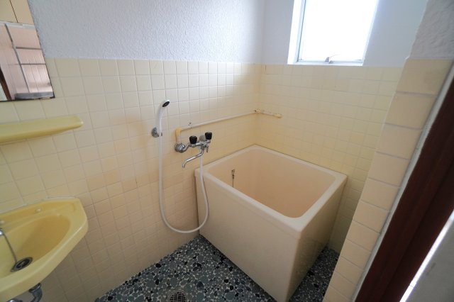 吉村ビルの浴室