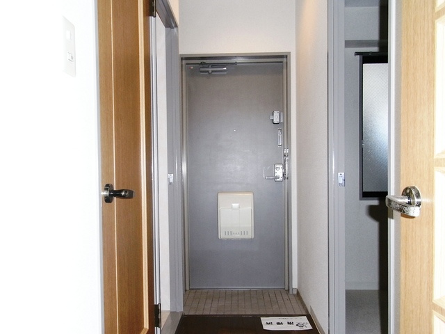 ピースフル本山の玄関