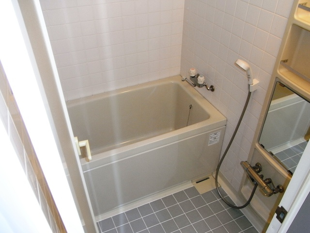 ピースフル本山の浴室