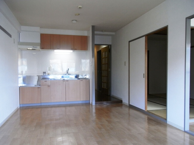 ピースフル本山の居間・リビング