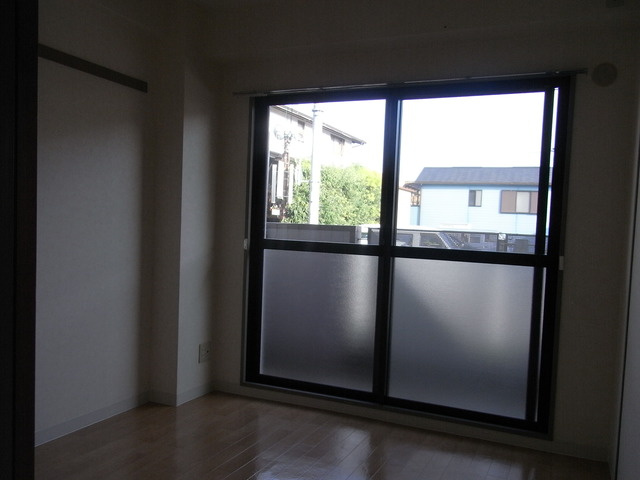 ピースフル本山の居間・リビング