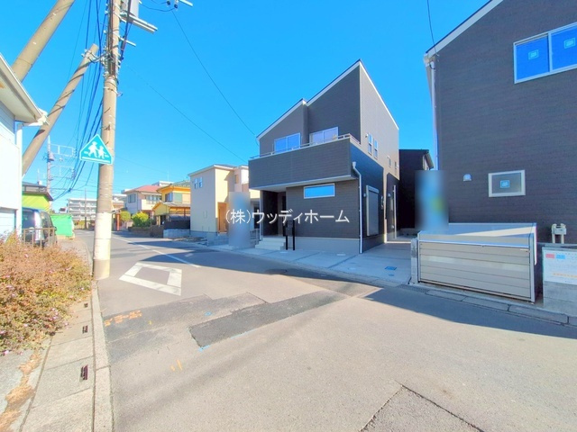 春日部市大場第9　新築一戸建て　3号棟の前面道路含む現地写真