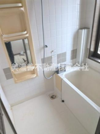 ６５２７８　瑞穂市本田中古戸建の浴室