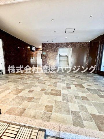 第1マンション寺直のエントランス