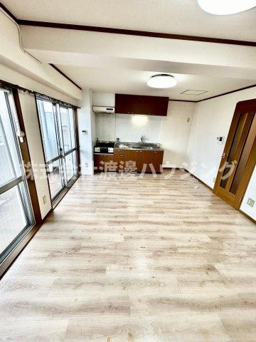 第1マンション寺直の居間・リビング