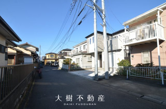 【前面道路含む現地写真】