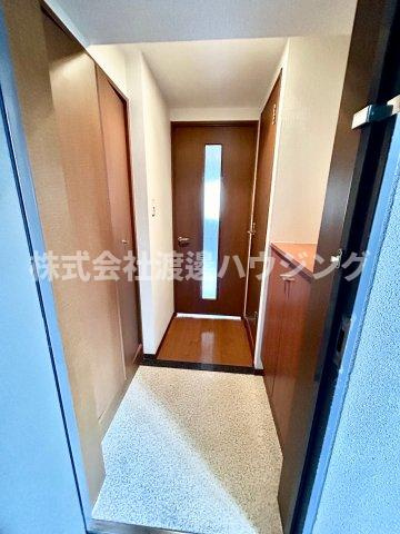 プルミエール江坂の玄関