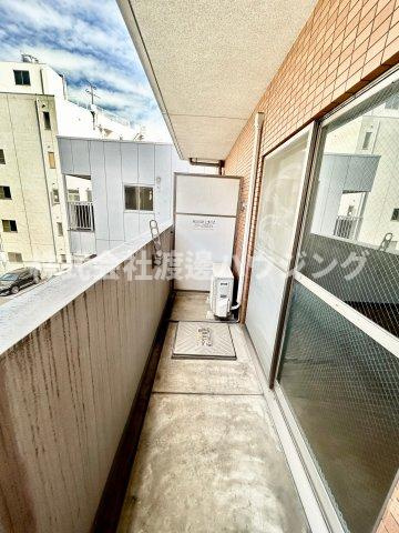 プルミエール江坂のバルコニー