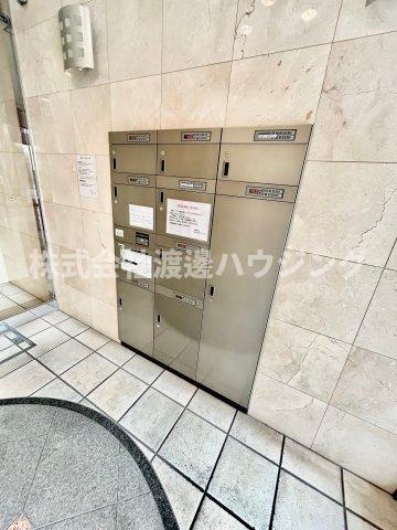 プルミエール江坂のその他共用部分|あったら嬉しい宅配BOX付き