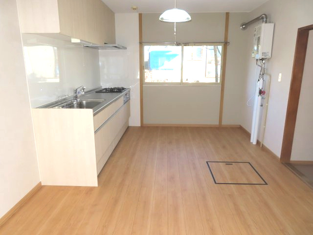 北見市高砂町１２番３号　中古売家の居間・リビング