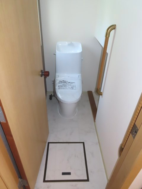 北見市高砂町１２番３号　中古売家のトイレ|温水洗浄便座付トイレ交換済