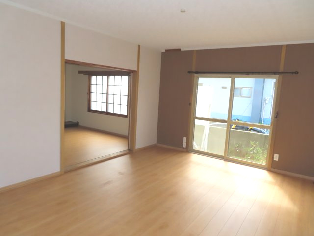 北見市高砂町１２番３号　中古売家の居間・リビング