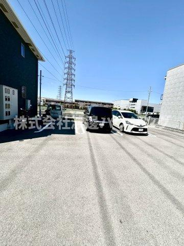 サンリット アライブⅡの駐車場