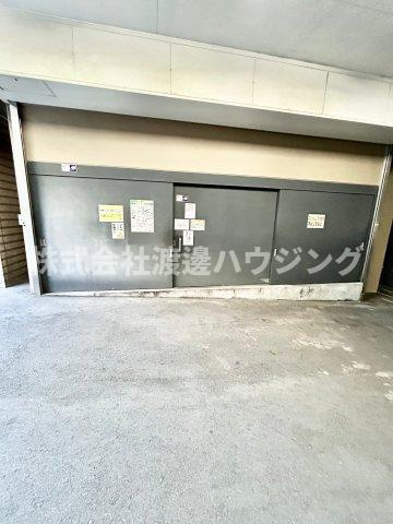 La Doueur江坂の駐車場|機械式