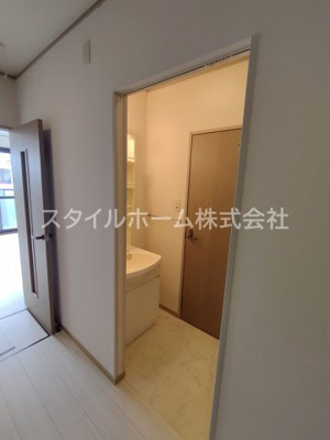 【収納】 | メゾン・ド・ラヴィ菰口Ⅰ | 別部屋写真です。