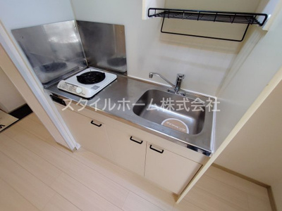 【キッチン】 | メゾン・ド・ラヴィ菰口Ⅰ | 別部屋写真です。