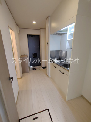 【居間・リビング】 | メゾン・ド・ラヴィ菰口Ⅰ | 別部屋写真です。