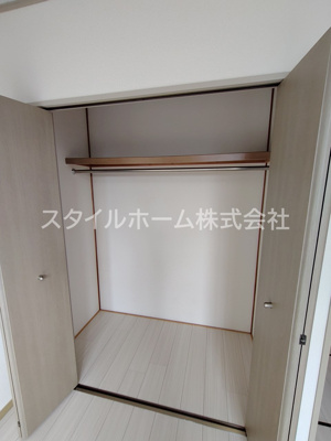 【収納】 | メゾン・ド・ラヴィ菰口Ⅰ | 別部屋写真です。