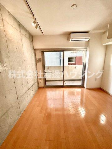 La Doueur江坂の居間・リビング