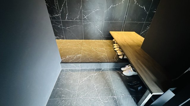 南軽井沢 南平台別荘地 フルリモデル デザイナーハウスの玄関