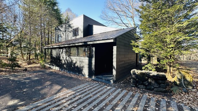 南軽井沢 南平台別荘地 フルリモデル デザイナーハウスの外観