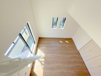 【居間・リビング】 | 小平市栄町3丁目　新築戸建　【全1棟】