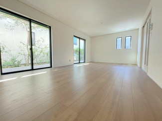 【居間・リビング】 | 小平市栄町3丁目　新築戸建　【全1棟】