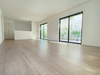 【居間・リビング】 | 小平市栄町3丁目　新築戸建　【全1棟】