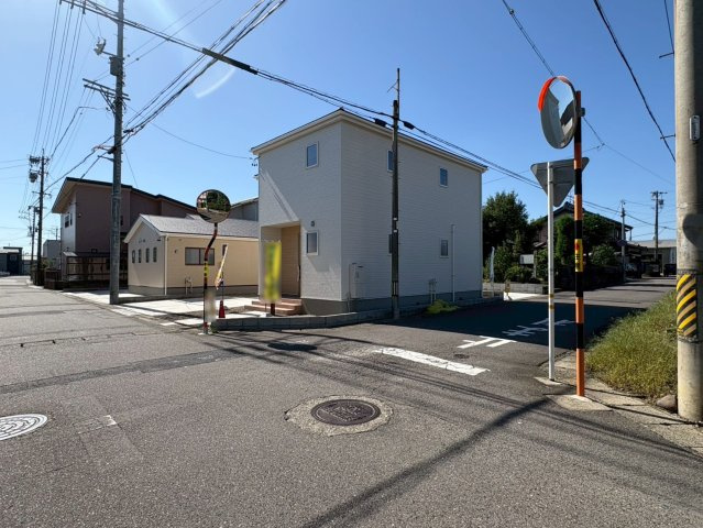 【商談中】リーブルガーデン　岐阜市薬師町　全3区画分譲の前面道路含む現地写真|■前面道路
■ヤマダ不動産　株式会社リライフ　