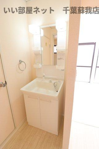 ファーストターフ鎌取　Ａの洗面所|使いやすい洗面所です