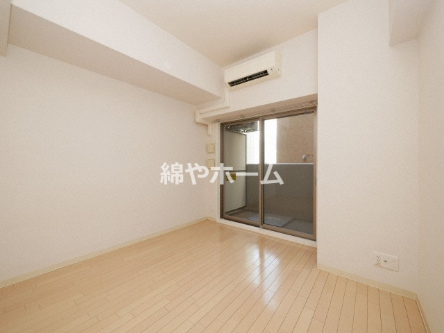 エスリード難波ステーションプラザの居間・リビング|こちらの居間で趣味の時間をお楽しみください