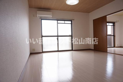 【居間・リビング】 | ラフォーレ鷹の子