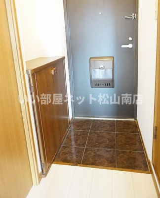 【玄関】 | ラフォーレ鷹の子