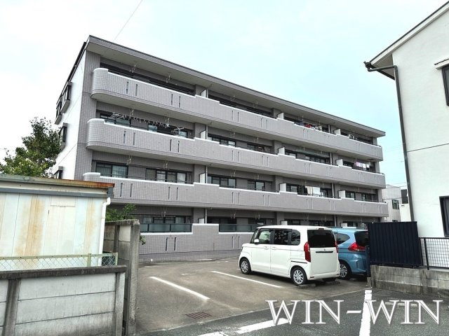 春日グリーンフラッツの外観