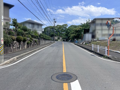 【前面道路含む現地写真】 | 四日市市八千代台２丁目 | 前面道路