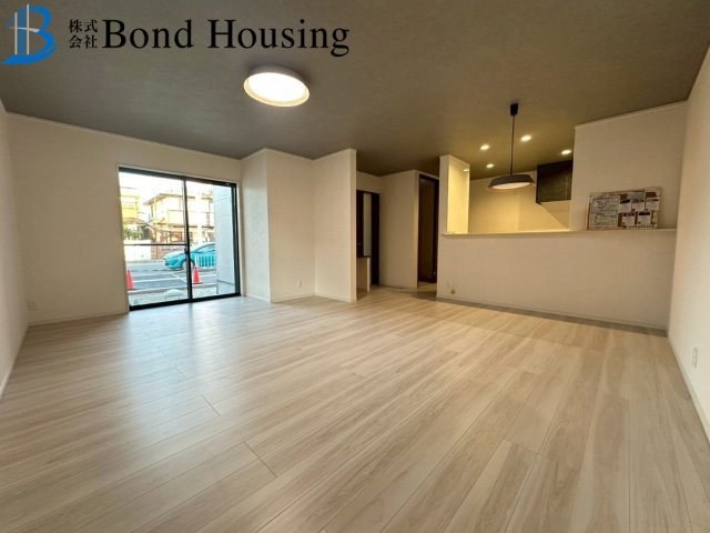 「こだわり設備」「LDK20帖以上」朝霧町 限定1棟の居間・リビング