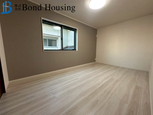 「こだわり設備」「LDK20帖以上」朝霧町 限定1棟の洋室