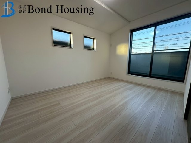 「こだわり設備」「LDK20帖以上」朝霧町 限定1棟の洋室