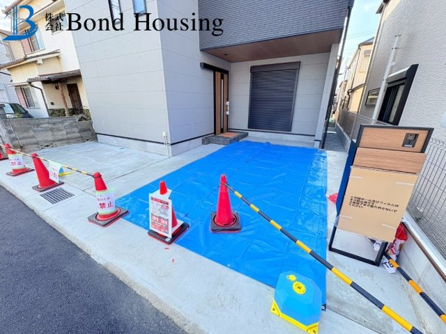 「こだわり設備」「LDK20帖以上」朝霧町 限定1棟の駐車場