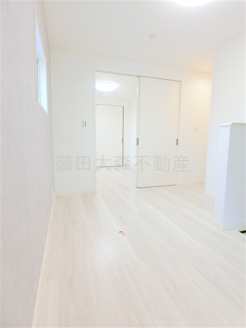 ベルリード西蒲田の居間・リビング|LDK9帖　カウンターキッチンのリビングダイニングキッチン