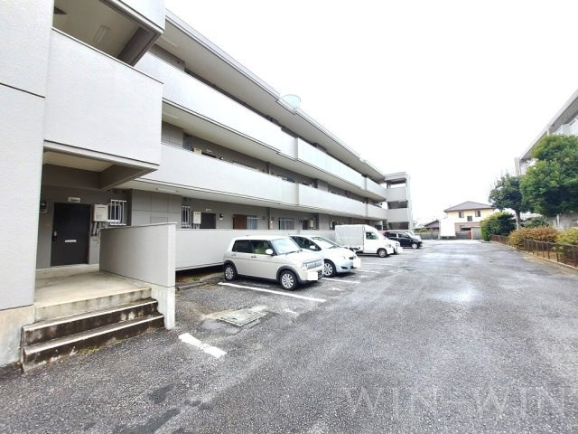 パークサイドハイム Ⅰ棟の駐車場