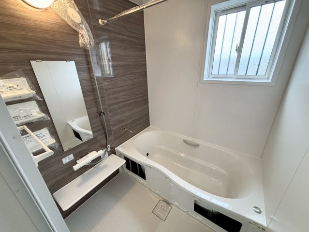 若葉町　新築戸建ての浴室