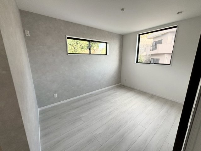 若葉町　新築戸建ての洋室