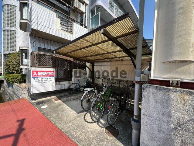 フレンズハイムの駐車場