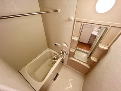 【浴室】 | ヴィレッジ名草 | バス