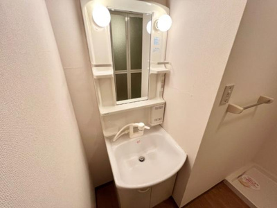 【洗面所】 | ヴィレッジ名草 | 洗髪洗面化粧台