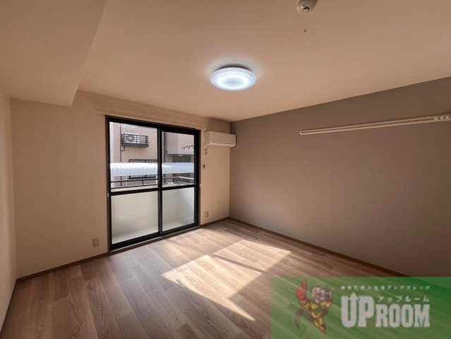 ラブドミールの駐車場