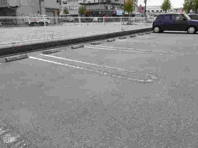 【駐車場】 | アグネス | 駐車場があるので、車を買う予定の方も安心です