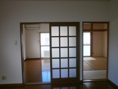 【居間・リビング】 | キャスルハイツ