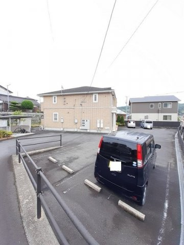 ボニート・ブリッサの駐車場